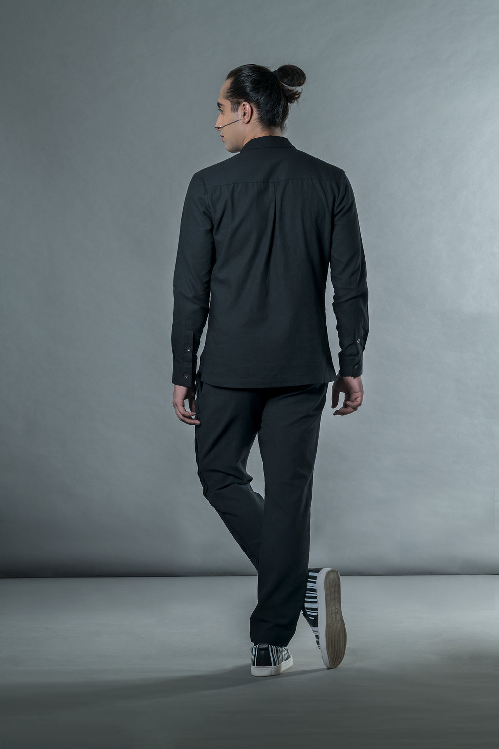Shirt With Cross Pleats Pocket
