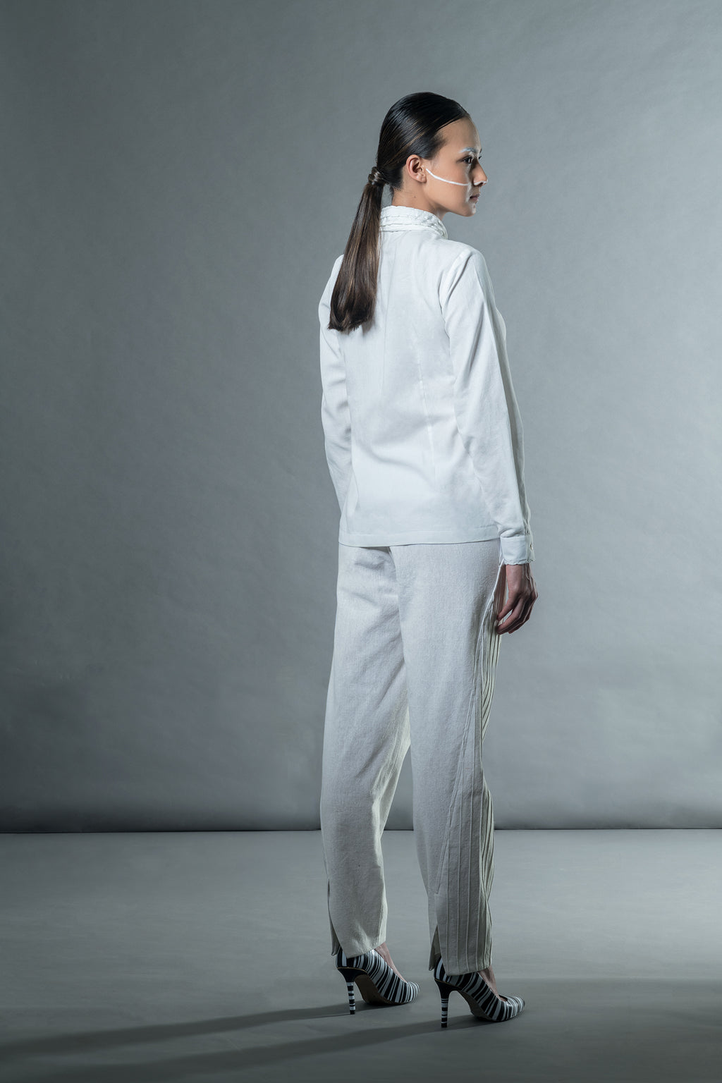 Shirt With Shell Tucks Collar