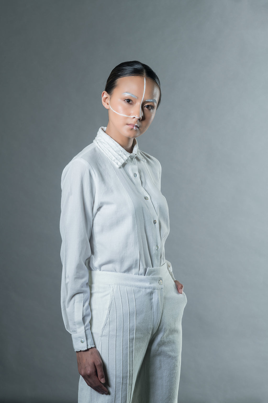 Shirt With Shell Tucks Collar